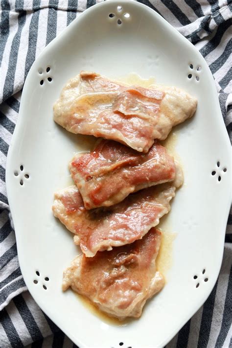 Classic Veal Saltimbocca (Saltimbocca alla Romana) - SugarLoveSpices