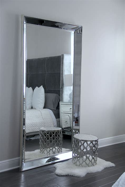 30 Best Leaning Mirrors: Your Guide to Style and Space