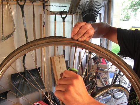 Replacing Bike Tire and Tube on a Road Bike : 5 Steps - Instructables