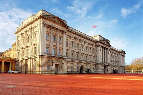 Buckingham Palace and Windsor Castle Day Trip from London - Hellotickets