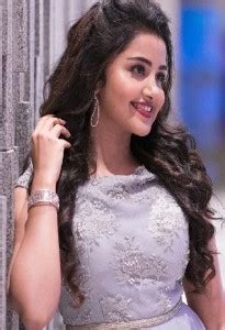 Smoky Design anupama model celebi celebrity actress wallpaper Poster ...