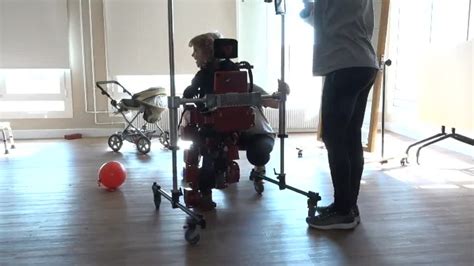 El primer exoesqueleto pediátrico del mundo, creado por una empresa ...