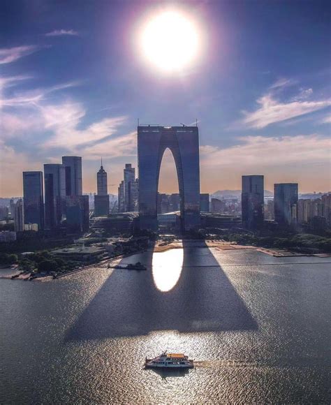 Scale of the Universe 2 link, and repost of a video link : r/megalophobia