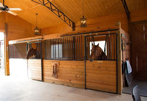 A Florida Barn Designed for Horses & Entertaining - STABLE STYLE