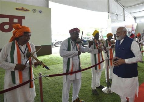 Khadi is an example of sustainable and eco-friendly clothing, it has ...