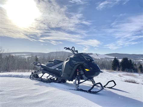 Front suspension of the 2027 Lynx Shredder RE snowmobile