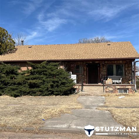 201 W Greenwood Ave, Johnson, KS 67855 - See Est. Value, Schools & More