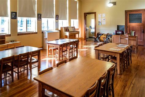 Presidential Library Sign 的图像结果