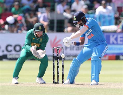 SA vs IND | Twitter in splits after KL Rahul's absurd back-of-the-bat ...