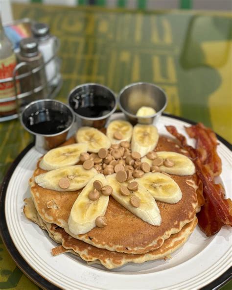 10 Best Memphis Breakfast Spots | StyleBlueprint