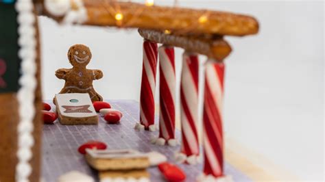 Gingerbread Dive Bars - The Shorty Awards