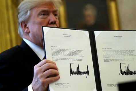 Melania Trump's Signature Draws Comparison to Her Husband's Handwriting ...
