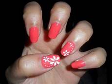 tutorial nail fiori tutorial nail semplice fiori bianchi su unghie corallo tutorial nail fiori tutorial nail semplice fiori bianchi su unghie corallo