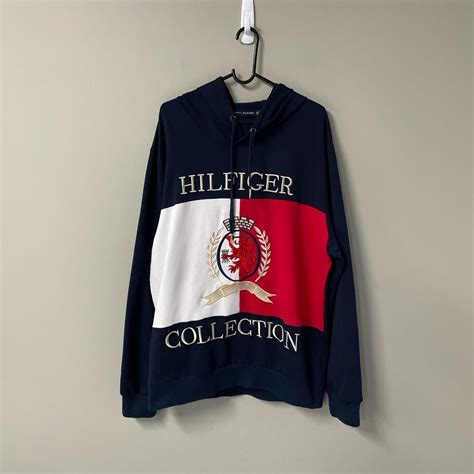 Tommy Hilfiger Men's Navy Hoodie | Depop