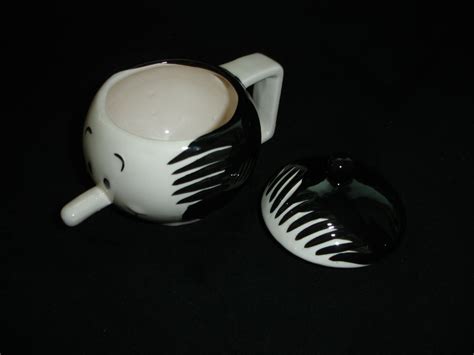 King Features Popeye's Girlfriend Olive Oyl Ceramic Mug with Lid ...