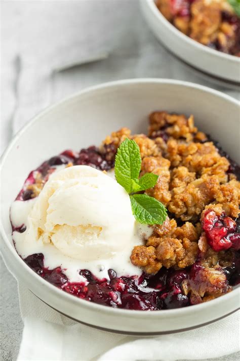Triple Berry Crisp - Nutmeg Nanny
