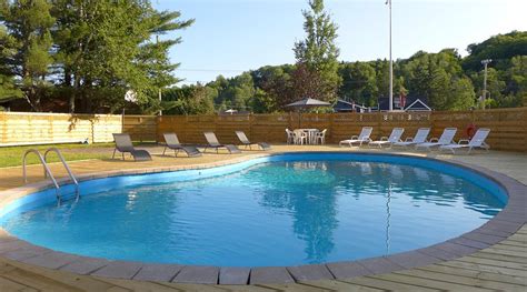 MOTEL DE LA RIVIERE (Piedmont, Quebec) - Motel Reviews & Photos ...