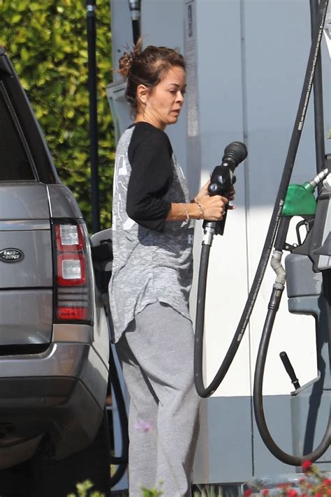 Brooke Burke - Fuels Up Her Range Rover in Santa Monica 03/13/2021 ...
