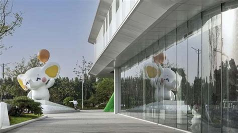 广州学校定制玻璃钢卡通雕塑一休哥竖立好榜样-玻璃钢雕塑厂