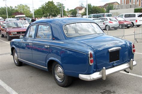 Peugeot 403, une voiture de collection proposée par Chris