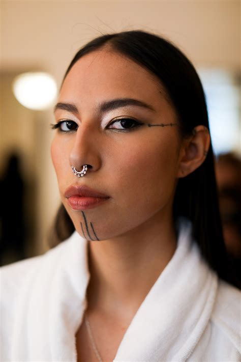 Uncover the Beauty: Native Headdresses and Their Cultural Significance