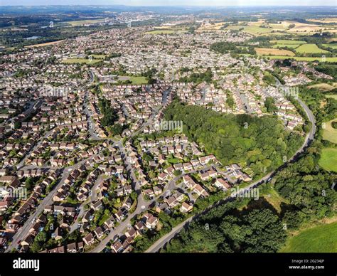 Dunstan Park, Floray Way in Thatcham featuring The Plantation woodlands ...