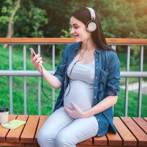 Corona Stress? 6 Songs That Every Pregnant Woman Must Hear Atleast Onc ...