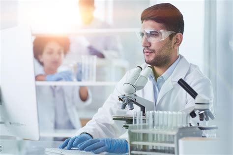 Scientist 的图像结果