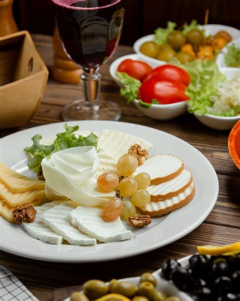 Formaggio con uva e noci | Foto Gratis