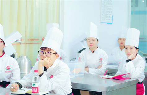 学西点烘焙哪里好_学校新闻_陕西新东方烹饪学校