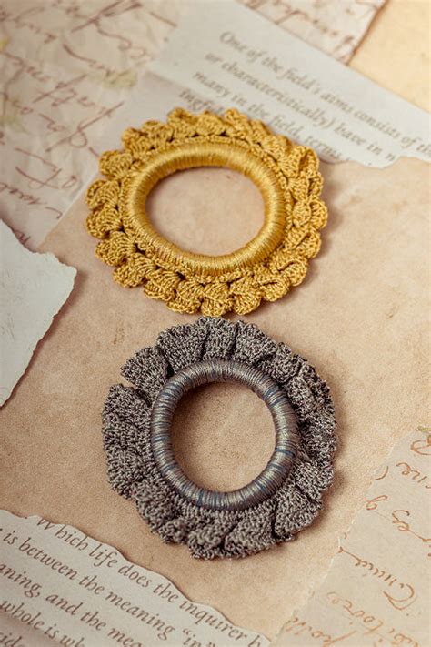 Samoolam Guncha Mustard Grey Bloom Scrunchie (Set Of 2) – Okhaistore