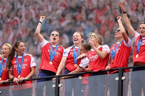 Gallery: UWCL trophy lift at Emirates Stadium | Gallery | News ...