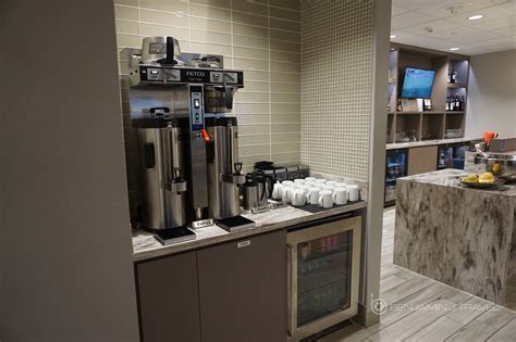 lounge-review-escape-lounge-minneapolis-msp-airport6 – Benjamin J Travel