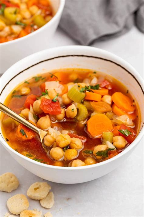 15-Minute Hearty Chickpea Soup - 40 Aprons