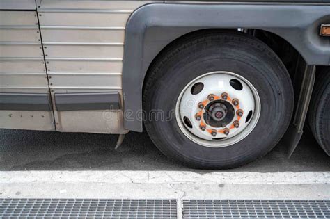 Bus Wheel 的图像结果