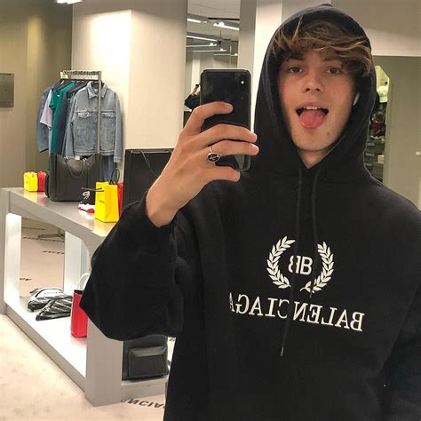 𝕭𝖎𝖌𝖓𝖔𝖓𝖓𝖊𝖆𝖚 𝕿𝖍𝖊𝖔 🎬 on Instagram: “It’s just a mood ( new Hoodie ...