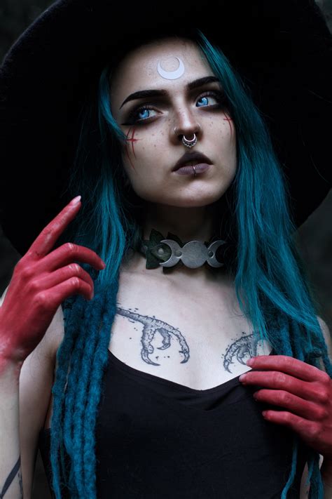 Basic Witch Collar in Ivy – Foxes and Ravens