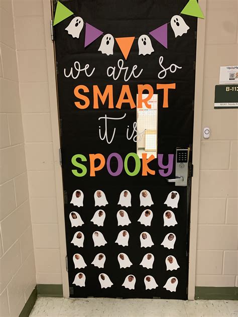 Pin by Wendy Villalovos on Door/ room decoration | Halloween classroom ...