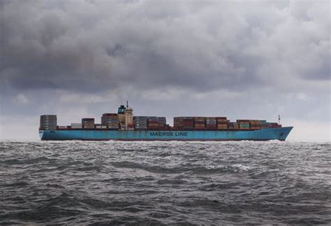 Small Container Ship 的图像结果