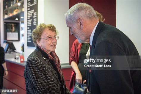 Angela Merkel Father 的图像结果