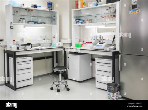 Biotech Laboratory 的图像结果