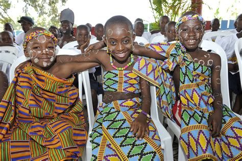 Côte d'Ivoire | Tenue traditionnelle africaine, Tenue traditionnelle ...