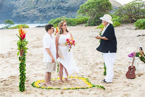 Hawaii Wedding Package - Sacred Hawaiian Wedding Package