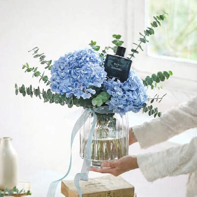 Blue Hues And Fragrance Of Sophistication: Order Flowers Online ...