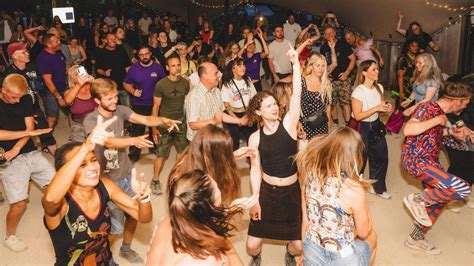 City's first sober bar to open as younger people 'drinking less' - BBC News