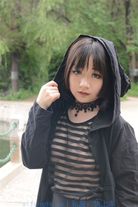 Nude photo set of Chinese model: Rolls-Royce (14/431)