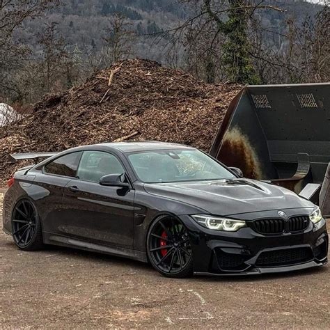 Dream Car: Black BMW M4