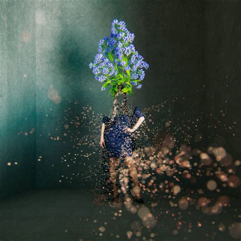 Exploding Woman Body 的图像结果