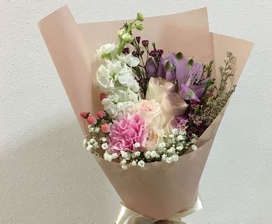 Flowers bouquets and bunches door delivered same day all over India ...