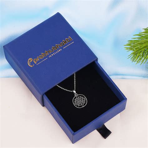 Lakshmi Mata Shree Yantra Silver Pendant For Women & Men With Chain ...